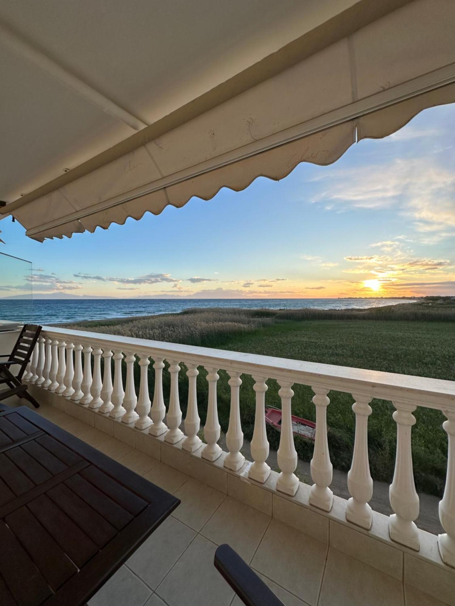 Dimar1 Seaside Apartment Paralia Dionysiou Exteriör bild